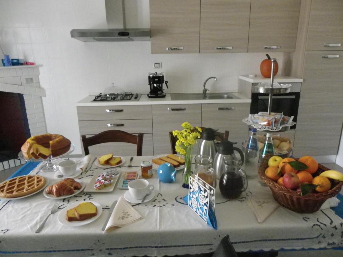 B&B And Home Restaurant La Casa Del Pescatore Sant'Anna Arresi Exterior photo