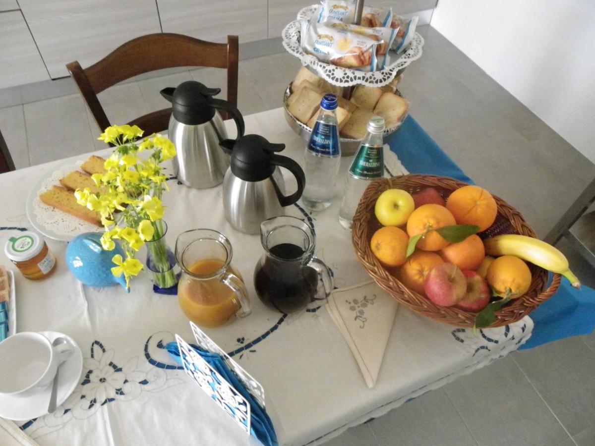 B&B And Home Restaurant La Casa Del Pescatore Sant'Anna Arresi Exterior photo